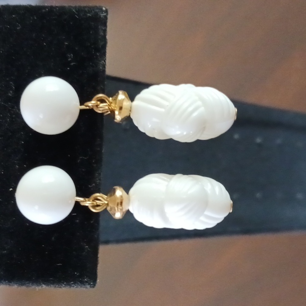 Vintage Crown Tafari Dangle Clip Earrings (gold tone White) 1.5"